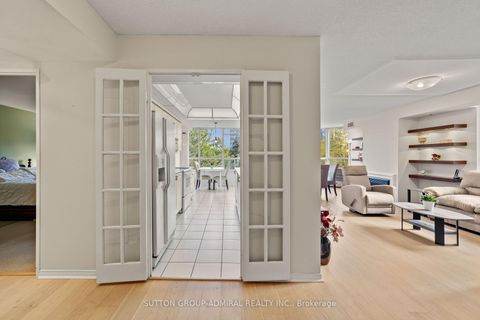 Photo 12 at 304 - 11 Townsgate Drive, Yorkhill, Vaughan