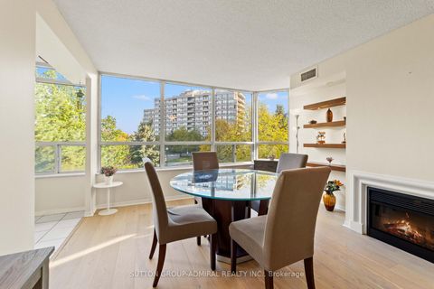 Photo 16 at 304 - 11 Townsgate Drive, Yorkhill, Vaughan
