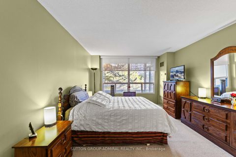 Photo 32 at 304 - 11 Townsgate Drive, Yorkhill, Vaughan