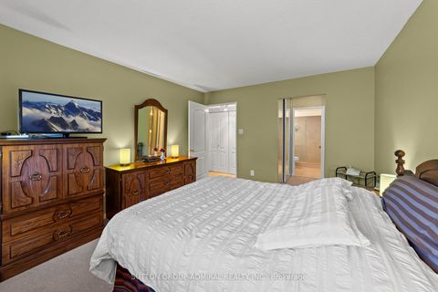 Photo 33 at 304 - 11 Townsgate Drive, Yorkhill, Vaughan