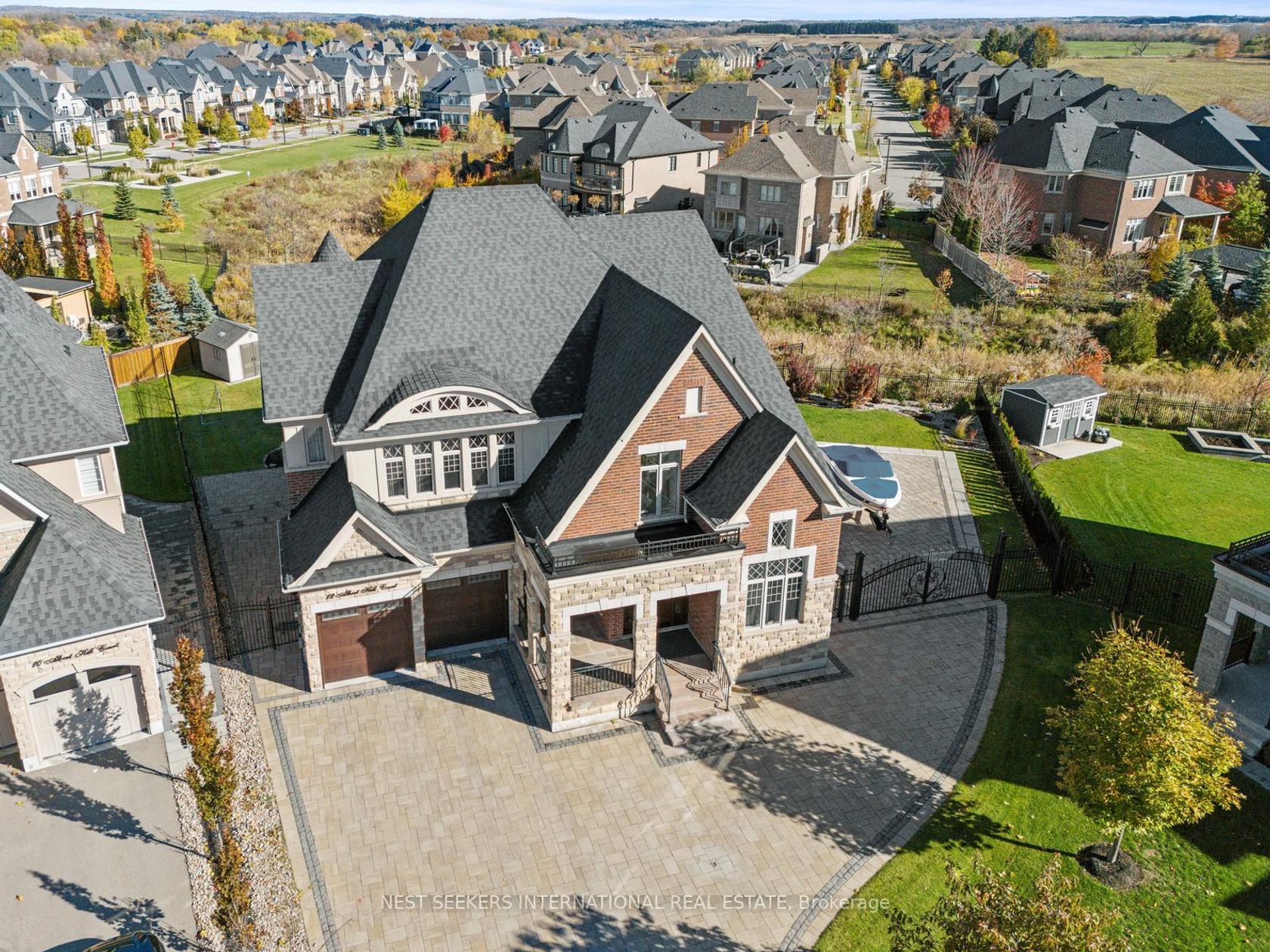 12 Albert Hill Court, Nobleton, King 