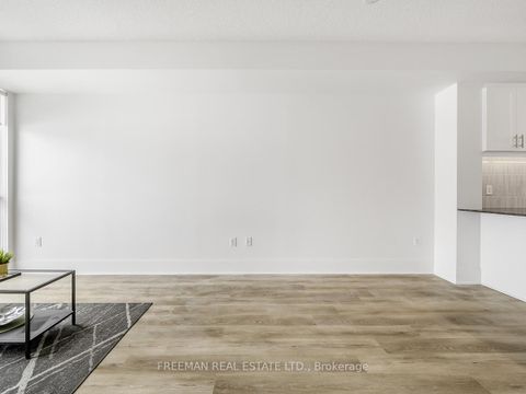 Photo 3 at 618 - 560 Front Street, Waterfront Communities C1, Toronto