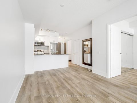 Photo 5 at 618 - 560 Front Street, Waterfront Communities C1, Toronto