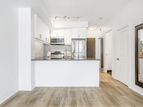 Photo 9 at 618 - 560 Front Street, Waterfront Communities C1, Toronto