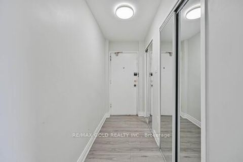 Photo 5 at 207 - 60 Stevenson Road, Jamestown, Toronto