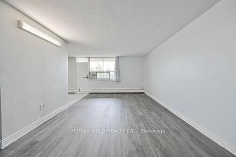 Photo 10 at 207 - 60 Stevenson Road, Jamestown, Toronto