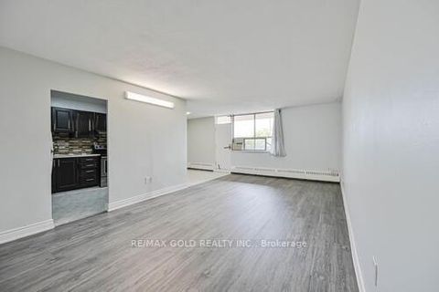 Photo 11 at 207 - 60 Stevenson Road, Jamestown, Toronto