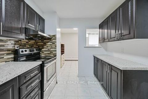 Photo 16 at 207 - 60 Stevenson Road, Jamestown, Toronto