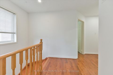 Photo 20 at 7 Via Cassia Drive, Amesbury, Toronto