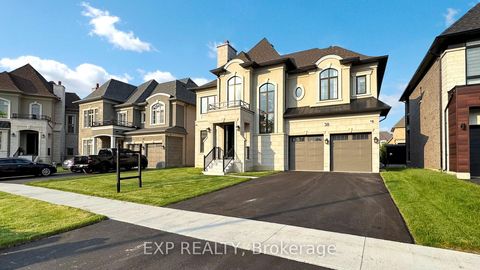 Photo 4 at 38 Deanna Court, Vellore Village, Vaughan