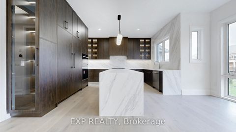 Photo 14 at 38 Deanna Court, Vellore Village, Vaughan