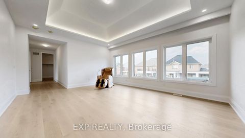 Photo 29 at 38 Deanna Court, Vellore Village, Vaughan