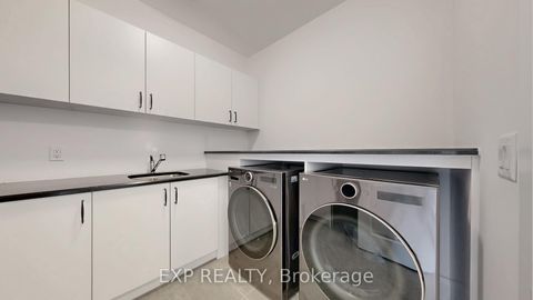 Photo 40 at 38 Deanna Court, Vellore Village, Vaughan