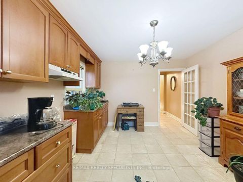 Photo 10 at 81 Argyle Street, Bellwoods, Toronto