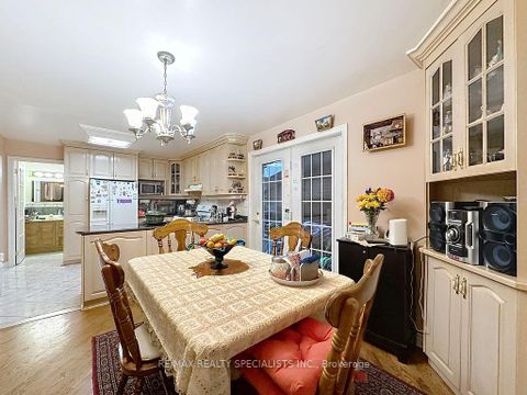 Photo 15 at 81 Argyle Street, Bellwoods, Toronto