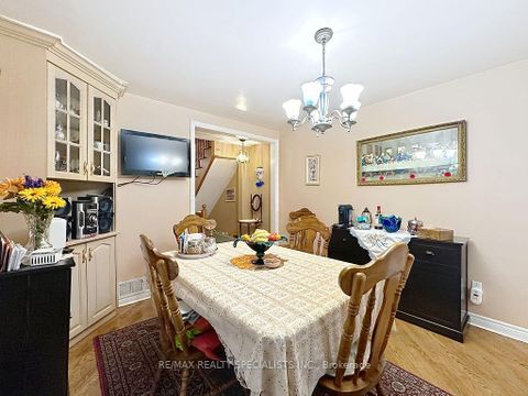 Photo 16 at 81 Argyle Street, Bellwoods, Toronto