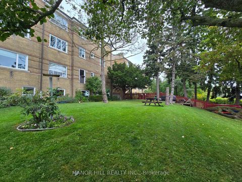 Photo 2 at 18 - 2697 Lake Shore Boulevard W, Mimico, Toronto