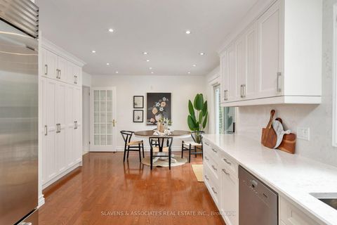 Photo 12 at 19 Holita Road, Newtonbrook West, Toronto