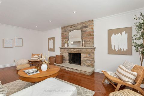 Photo 17 at 19 Holita Road, Newtonbrook West, Toronto