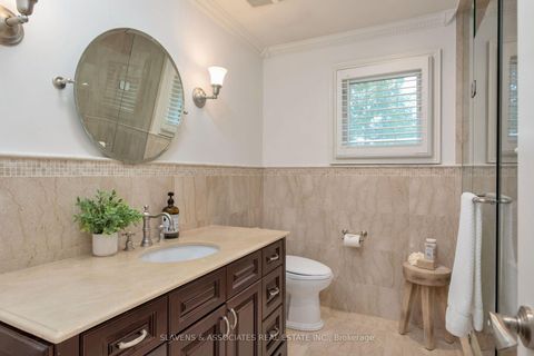 Photo 25 at 19 Holita Road, Newtonbrook West, Toronto