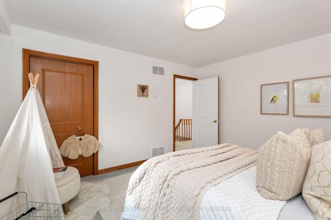 Photo 28 at 19 Holita Road, Newtonbrook West, Toronto