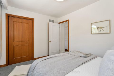 Photo 34 at 19 Holita Road, Newtonbrook West, Toronto