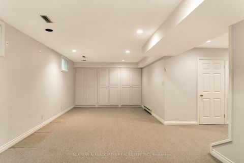 Photo 39 at 19 Holita Road, Newtonbrook West, Toronto