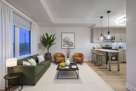 Photo 2 at 321 - 3078 Sixth Line, GO Glenorchy, Oakville