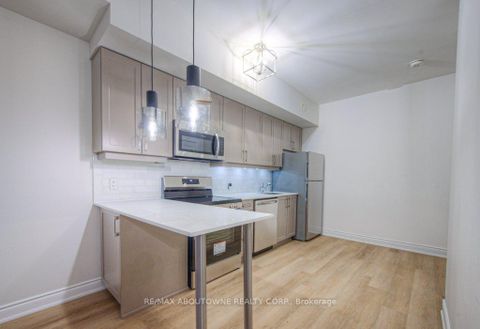 Photo 8 at 321 - 3078 Sixth Line, GO Glenorchy, Oakville