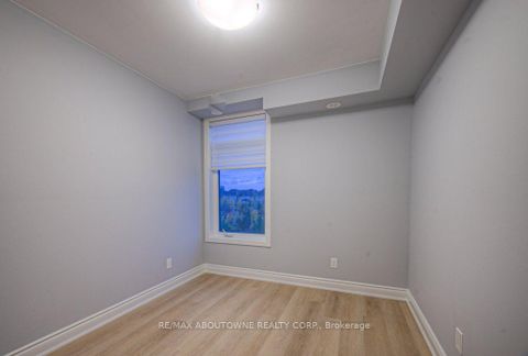 Photo 12 at 321 - 3078 Sixth Line, GO Glenorchy, Oakville