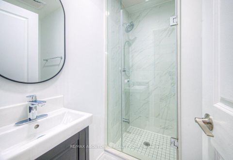 Photo 13 at 321 - 3078 Sixth Line, GO Glenorchy, Oakville