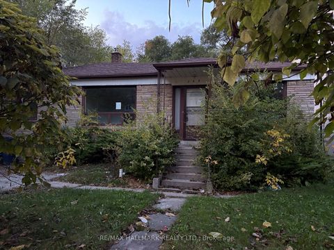 Photo 1 at 146 Bannockburn Avenue, Nortown, Toronto
