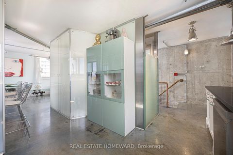 Photo 5 at 702 - 665 Kennedy Road, Kennedy Park, Toronto