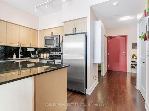 Photo 4 at 605 - 1638 Bloor Street W, High Park North, Toronto