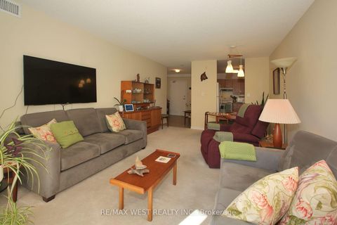 Photo 7 at 223 - 32 Church Street, Schomberg, King