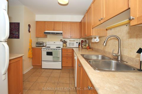 Photo 9 at 223 - 32 Church Street, Schomberg, King