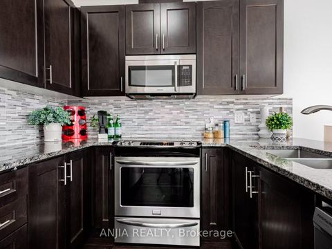 Photo 11 at 9140 Bathurst Street, Patterson, Vaughan