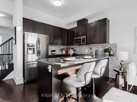 Photo 12 at 9140 Bathurst Street, Patterson, Vaughan