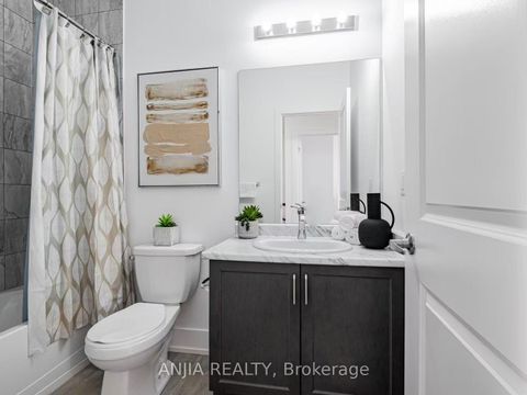 Photo 22 at 9140 Bathurst Street, Patterson, Vaughan