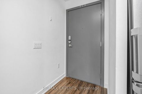 Photo 2 at 818 - 9 Tecumseth Street E, Niagara, Toronto