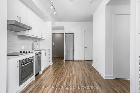 Photo 4 at 818 - 9 Tecumseth Street E, Niagara, Toronto