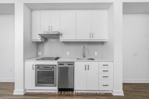 Photo 5 at 818 - 9 Tecumseth Street E, Niagara, Toronto