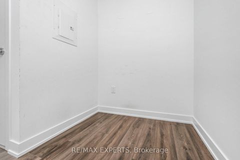 Photo 10 at 818 - 9 Tecumseth Street E, Niagara, Toronto