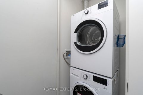 Photo 11 at 818 - 9 Tecumseth Street E, Niagara, Toronto