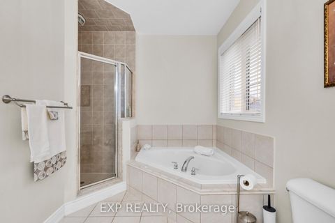 Photo 21 at 6 Mcmahon Court, Oak Ridges, Richmond Hill