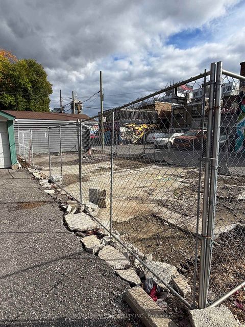 Photo 4 at  Sutherland Drive, Leaside, Toronto