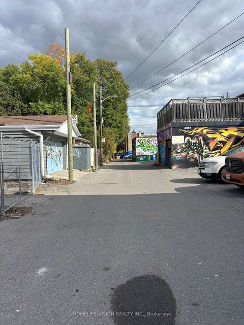 Photo 5 at  Sutherland Drive, Leaside, Toronto