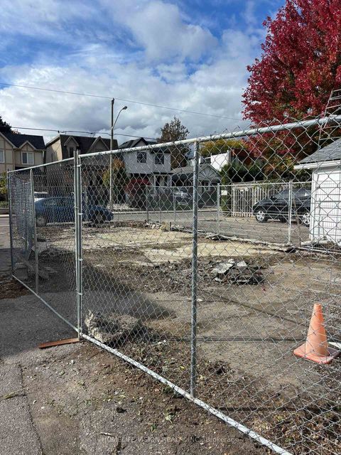 Photo 6 at  Sutherland Drive, Leaside, Toronto