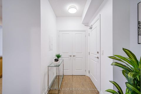 Photo 5 at 919 - 12 Woodstream Boulevard, Vaughan Grove, Vaughan