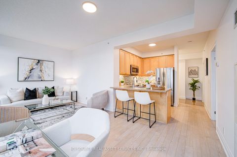 Photo 14 at 919 - 12 Woodstream Boulevard, Vaughan Grove, Vaughan